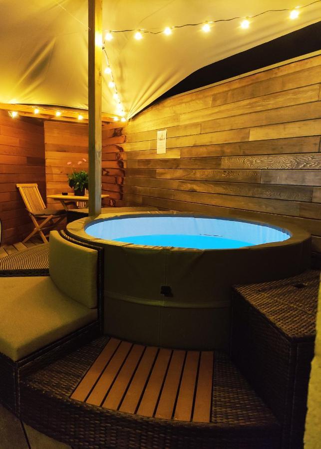Gite A L'Ombre Du Clocher Avec Jacuzzi Et Sauna Privatifs Celles  Eksteriør bilde