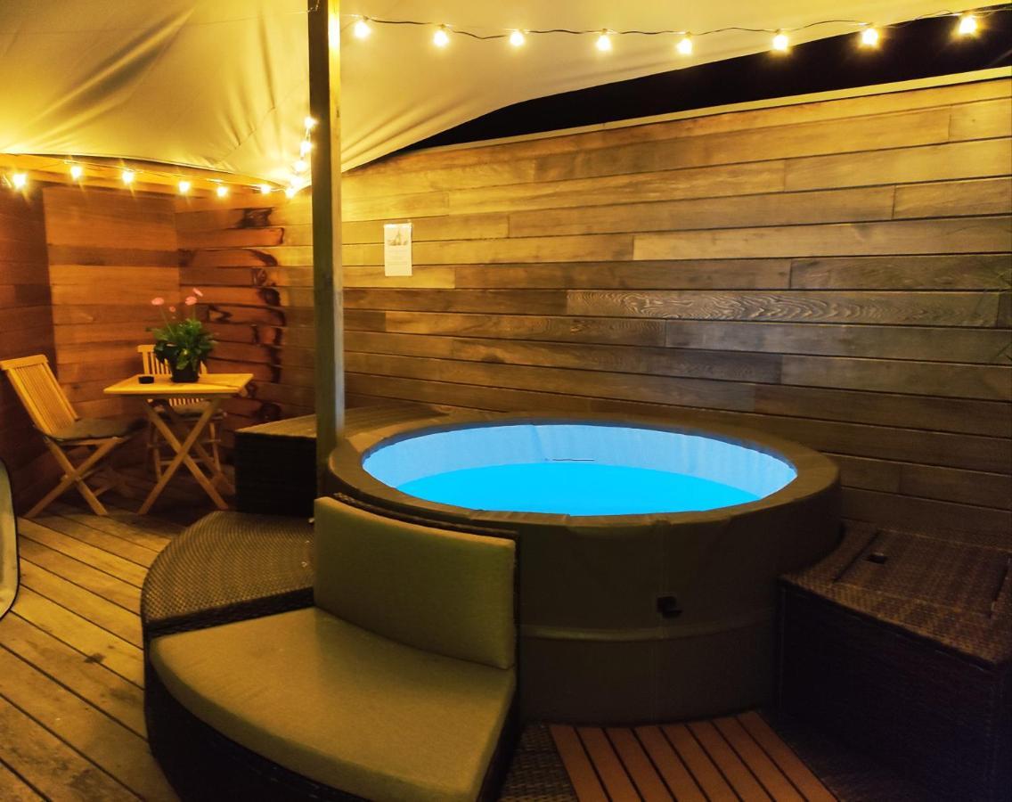 Gite A L'Ombre Du Clocher Avec Jacuzzi Et Sauna Privatifs Celles  Eksteriør bilde